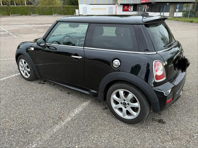 Gebraucht Mini Cooper 143 PS (105 kW) 2014 Schwarz Kleinwagen