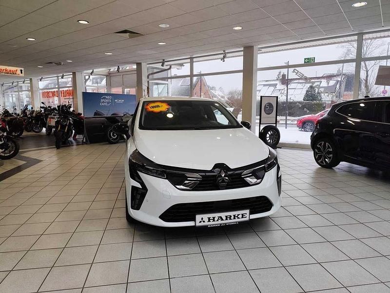 Neu Mitsubishi Colt Plus 91 PS (66 kW) 2025 Weiß Limousine