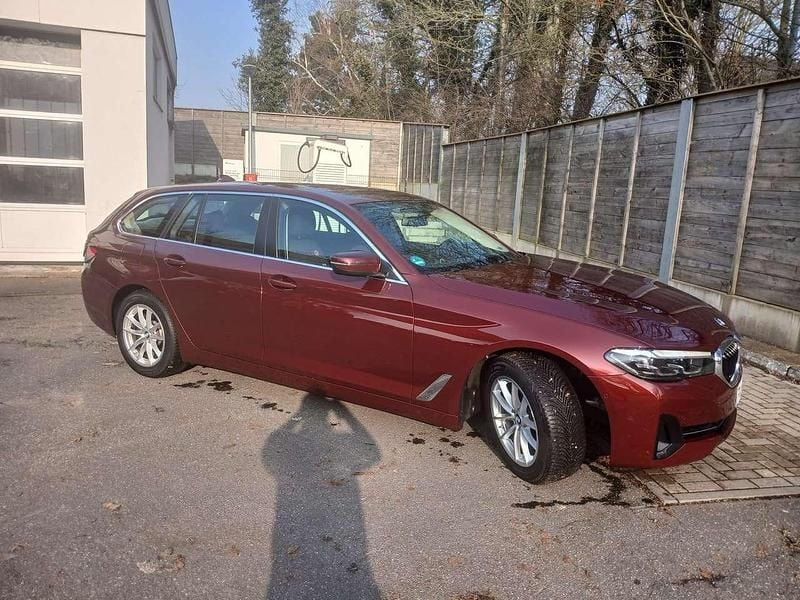 Gebraucht BMW 520 190 PS (139 kW) 2021 Rot Kombi