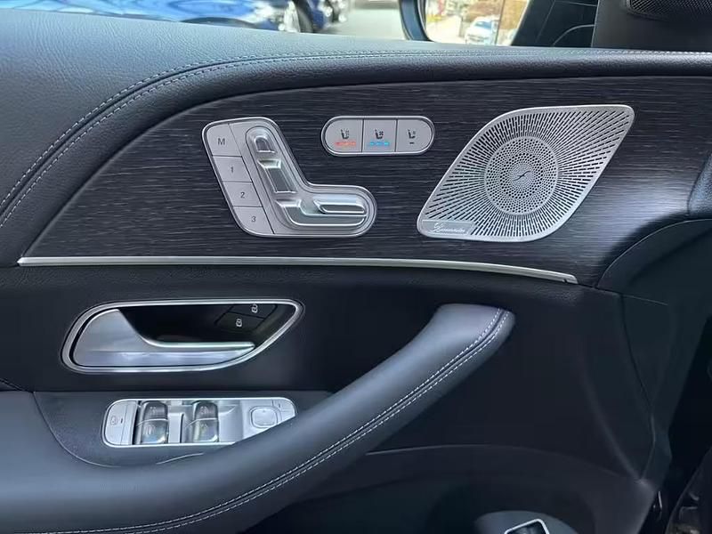 Gebraucht Mercedes GLE400 252 PS (185 kW) 2026 Metalliclack obsidianschwarz SUV