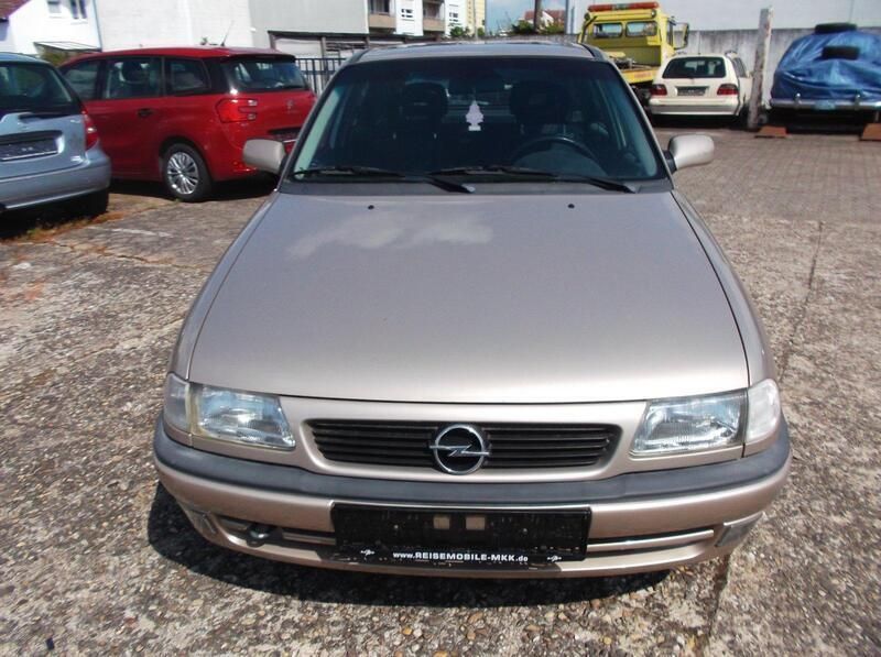Gold Gebraucht 1996 Opel Astra Limousine | 1.550 € (Fairer Preis) - Bild 1/4