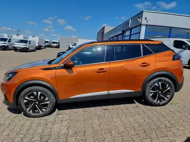 Gebraucht Peugeot e-2008 Allure 100 kW (136 PS) 2021 Orange SUV