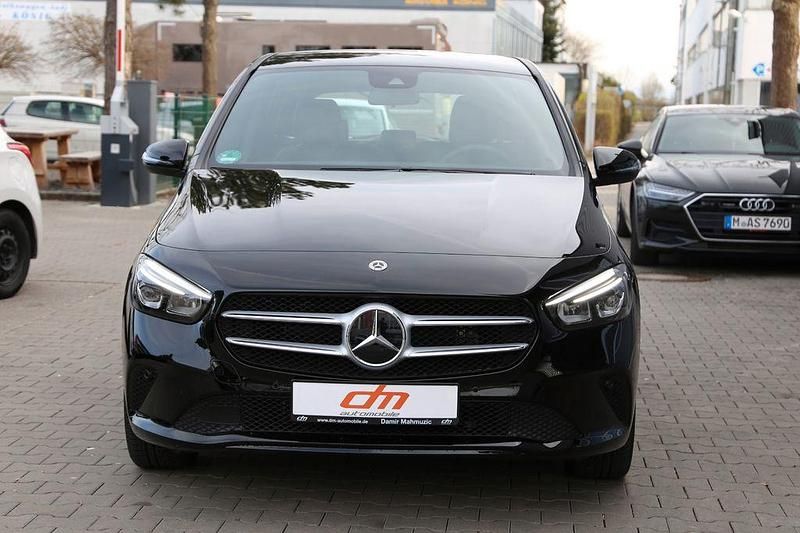 Gebraucht Mercedes B250e 160 PS (117 kW) 2022 Schwarz Van / Kleinbus