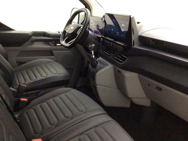 Gebraucht Ford Tourneo Titanium 136 PS (100 kW) 2025 Moondust silver metallic Van / Kleinbus