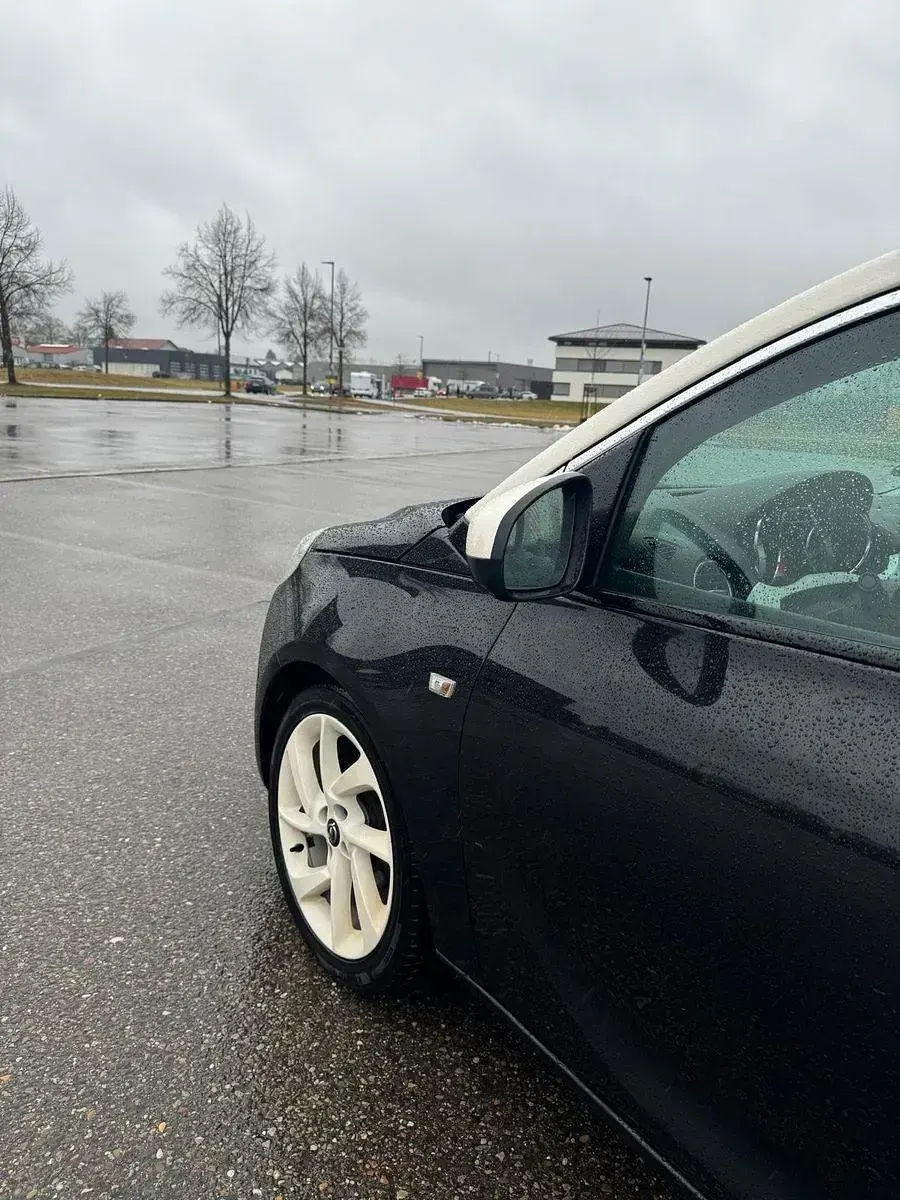 Gebraucht Opel Adam 101 PS (74 kW) 2014 Schwarz Kleinwagen