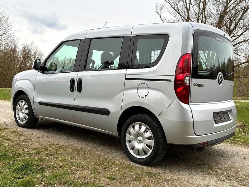 Gebraucht Opel Combo 120 PS (88 kW) 2015 Silber Van / Kleinbus