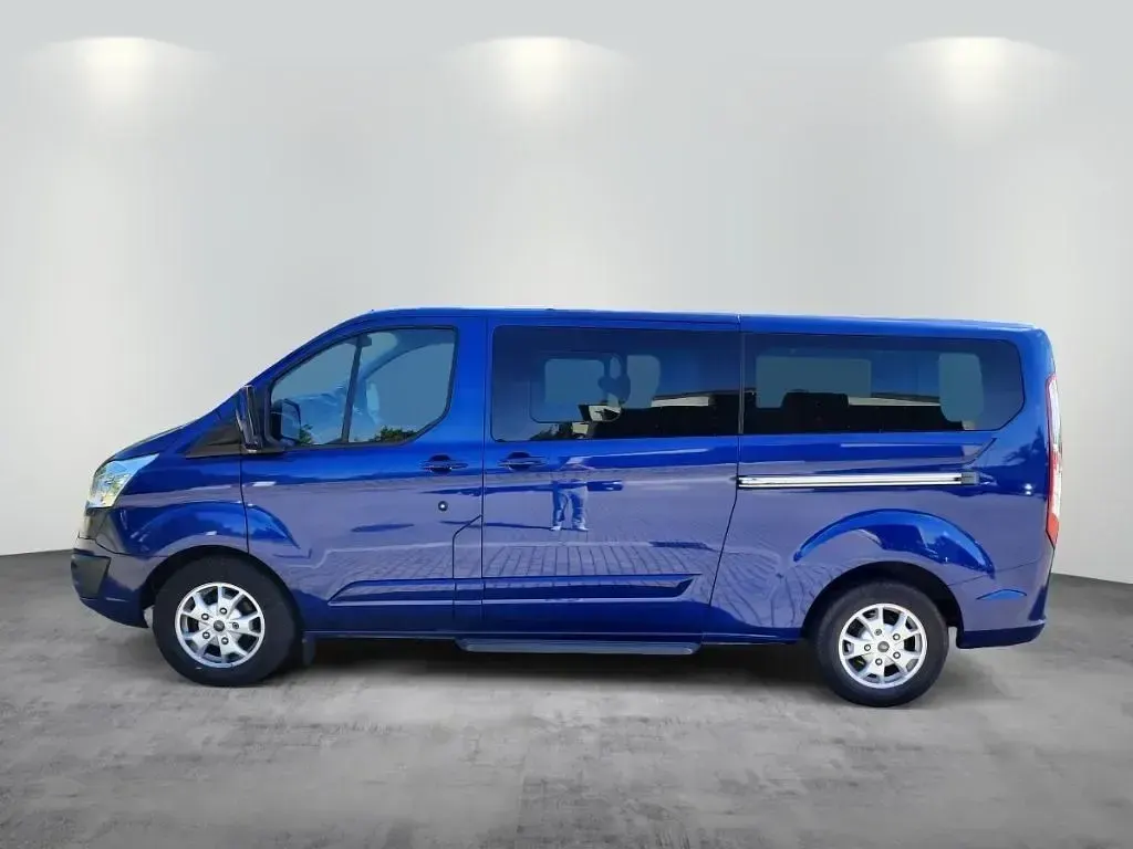 Gebraucht Ford Tourneo Titanium 155 PS (114 kW) 2014 Blau Van / Kleinbus