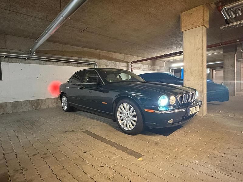 Grün Gebraucht 2005 Jaguar XJ8 Limousine | 17.950 € (Teuer) - Bild 1/4
