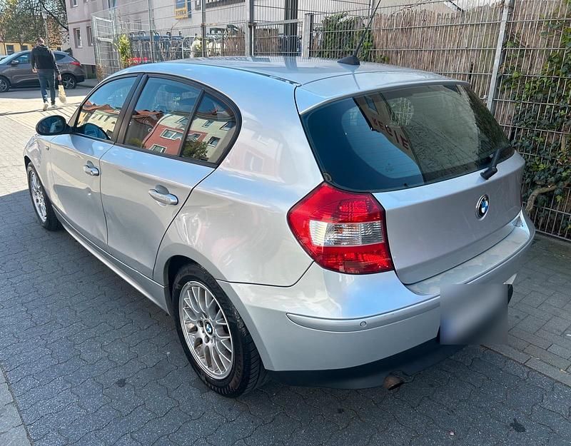 Second-hand BMW 118 143 CP (105 kW) 2008 Argintiu Hatchback
