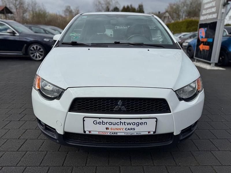 Gebraucht Mitsubishi Colt 95 PS (69 kW) 2013 Weiß Kleinwagen