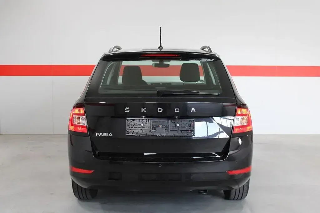 Gebraucht Skoda Fabia Ambition 95 PS (69 kW) 2022 Schwarz Kleinwagen