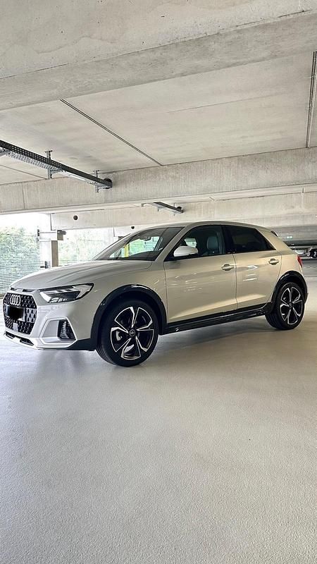 Gebraucht Audi A1 S-Line 150 PS (110 kW) 2024 Silber SUV