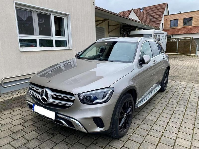 Gebraucht Mercedes GLC200 197 PS (144 kW) 2019 Silber SUV