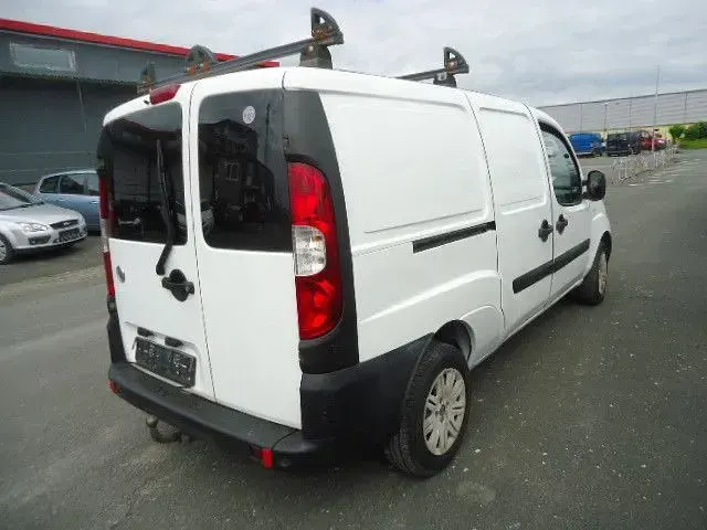 Gebraucht Fiat Doblò 101 PS (74 kW) 2008 Weiß Van / Kleinbus