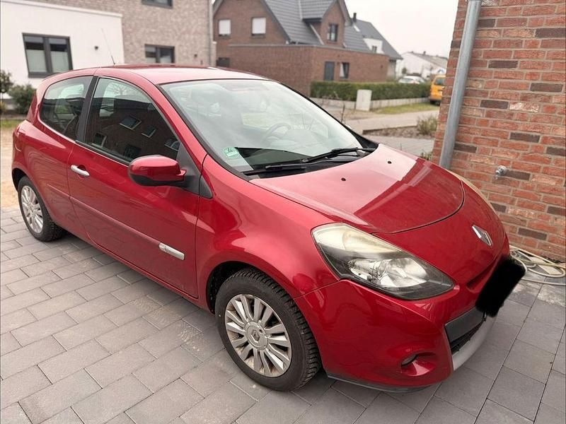 Gebraucht Renault Clio II 75 PS (55 kW) 2009 Rot Limousine