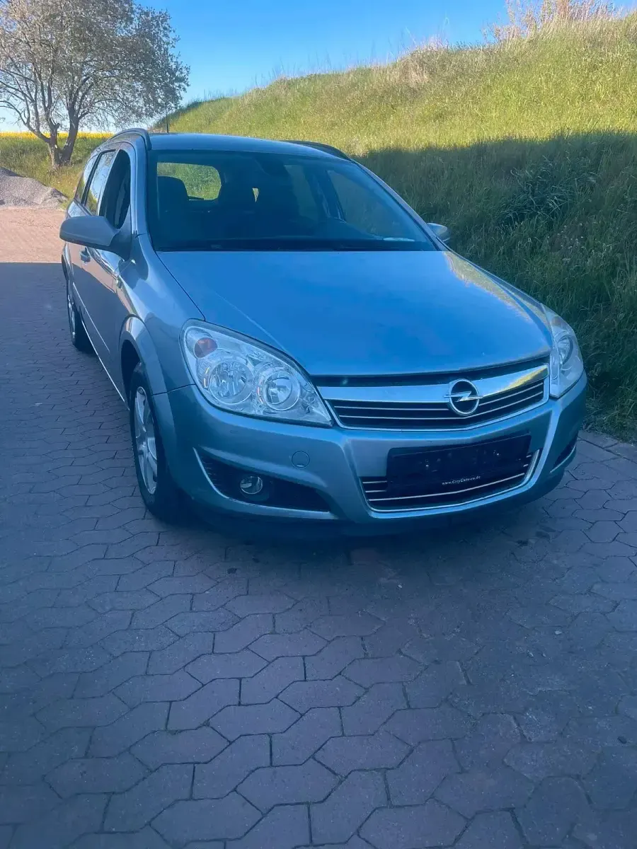 Gebraucht Opel Astra 116 PS (85 kW) 2009 Grün Kombi