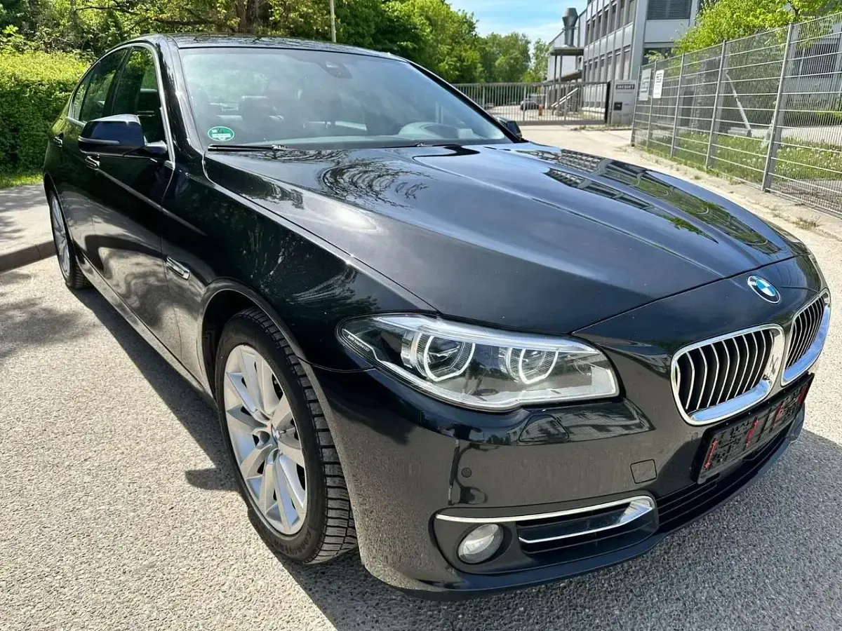 Gebraucht BMW 530 258 PS (189 kW) 2015 Saphirschwarz Limousine