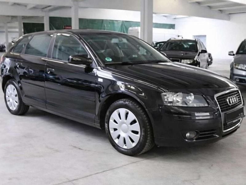 Brillantschwarz Gebraucht 2005 Audi A3 Attraction Kleinwagen | 2.999 € (Teuer) - Bild 1/4