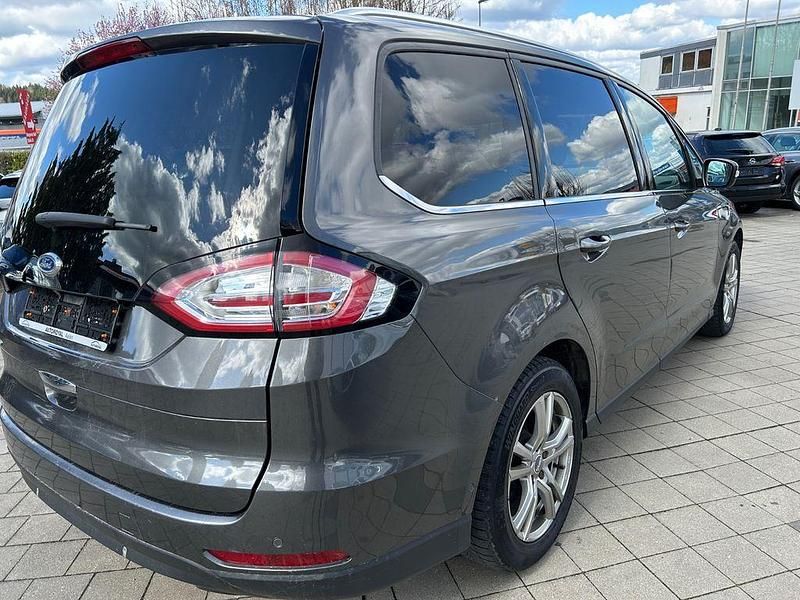 Gebraucht Ford Galaxy Titanium 160 PS (117 kW) 2016 Grau Van / Kleinbus