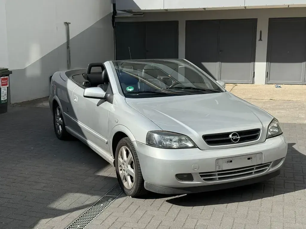Gebraucht Opel Astra 147 PS (108 kW) 2003 Silber Cabrio