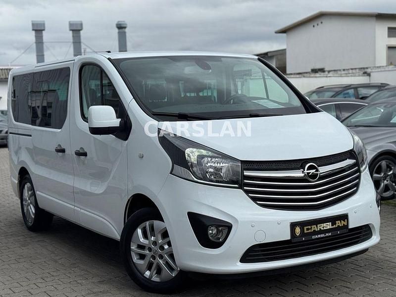 Weiß Gebraucht 2016 Opel Vivaro Exklusiv Van | 16.998 € (Teuer) - Bild 1/4