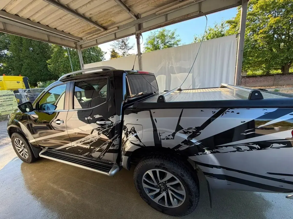 Gebraucht Nissan Navara 190 PS (139 kW) 2016 Schwarz Pickup