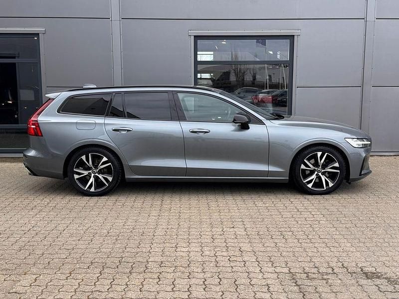 Gebraucht Volvo V60 R-Design 190 PS (139 kW) 2020 Grau Kombi
