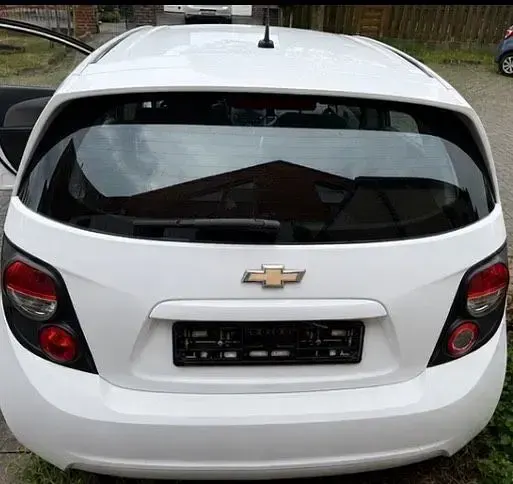 Gebraucht Chevrolet Aveo LT 86 PS (63 kW) 2013 Weiß Limousine