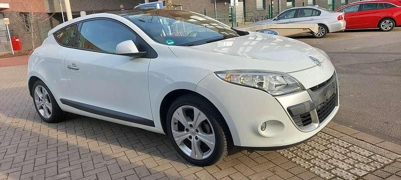 Gebraucht Renault Mégane Coupé Dynamique 110 PS (80 kW) 2009 Gletscherweiss Coupé