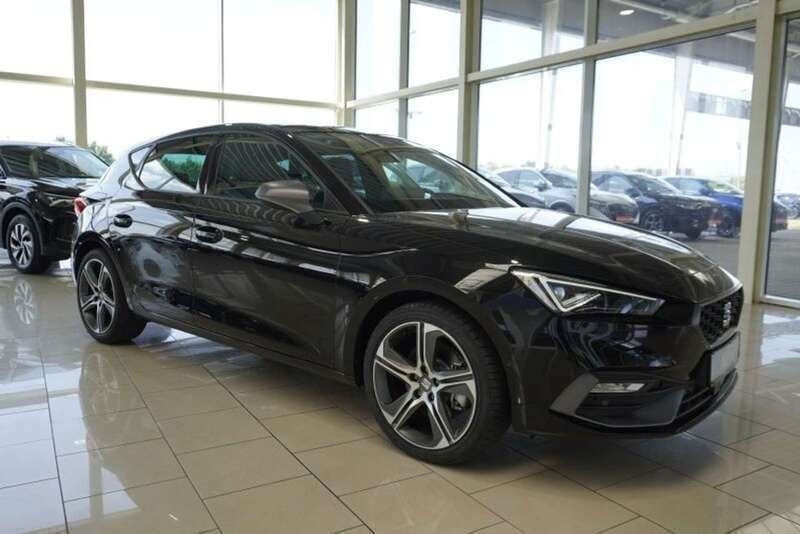 Midnight schwarz Neu 2024 Seat Leon FR Limousine | 30.410 € (Guter Preis) - Bild 1/4