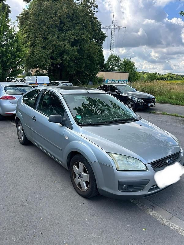 Grau Gebraucht 2005 Ford Focus Kleinwagen | 1.000 € (Guter Preis) - Bild 1/4