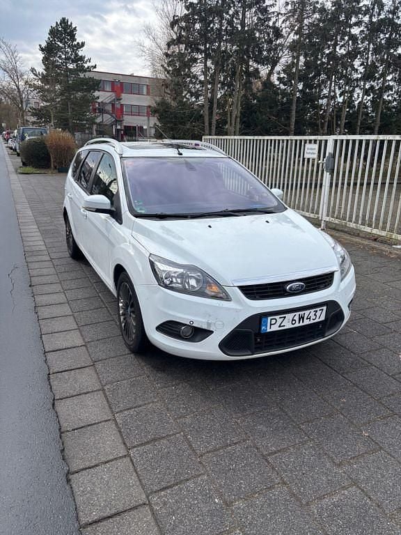 Gebraucht Ford Focus 109 PS (80 kW) 2010 Weiß Limousine