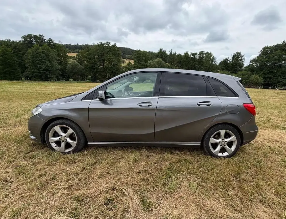 Gebraucht Mercedes B200 AMG Edition 1 136 PS (100 kW) 2013 Kleinwagen