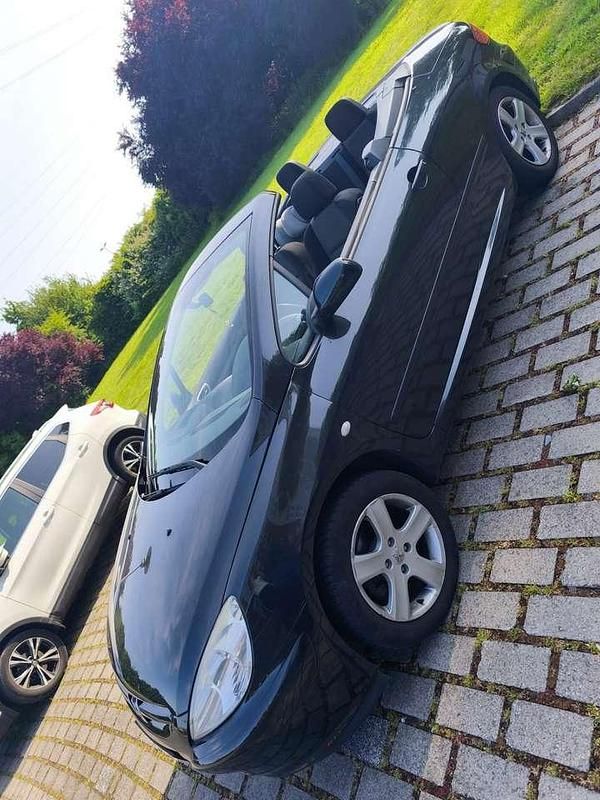 Schwarz Gebraucht 2005 Peugeot 307 CC Filou Cabrio | 4.200 € - Bild 1/4