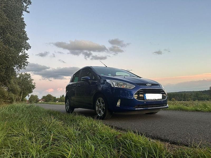 Blau Gebraucht 2016 Ford B-MAX SYNC Edition Van / Kleinbus | 7.000 € (Fairer Preis) - Bild 1/4