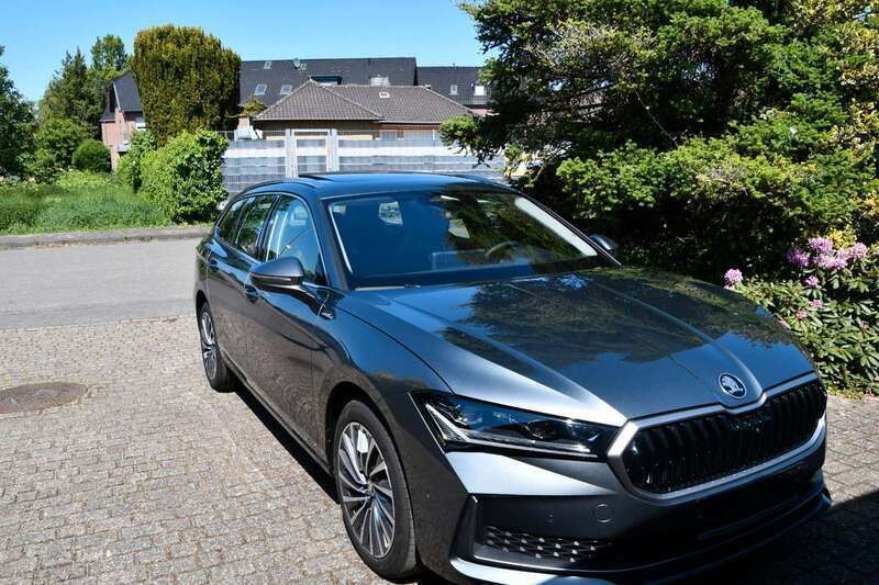 Graphite grau Neu 2025 Skoda Superb LAURIN & KLEMENT Kombi | 50.890 € (Fairer Preis) - Bild 1/4