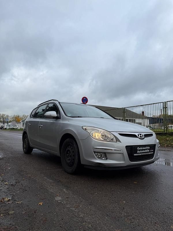 Gebraucht Hyundai i30 126 PS (92 kW) 2008 Silber Kombi