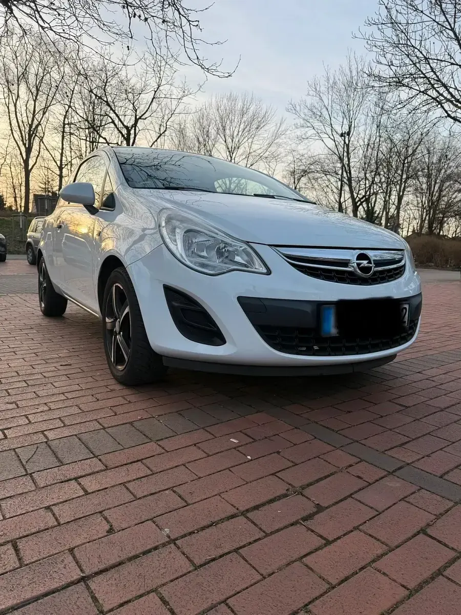 Gebraucht Opel Corsa 60 PS (44 kW) 2011 Weiß Kleinwagen