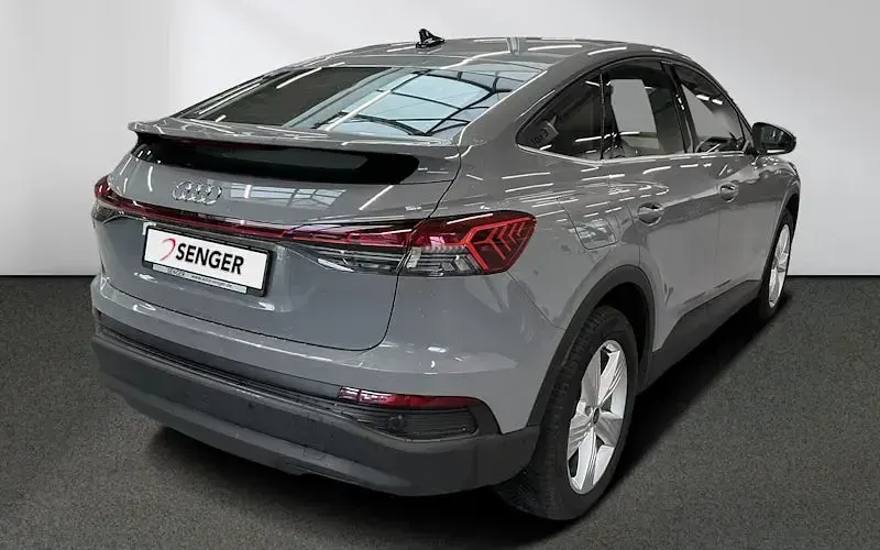 Gebraucht Audi Q4 Sportback e-tron Sport 150 kW (204 PS) 2023 Kieselgrau SUV