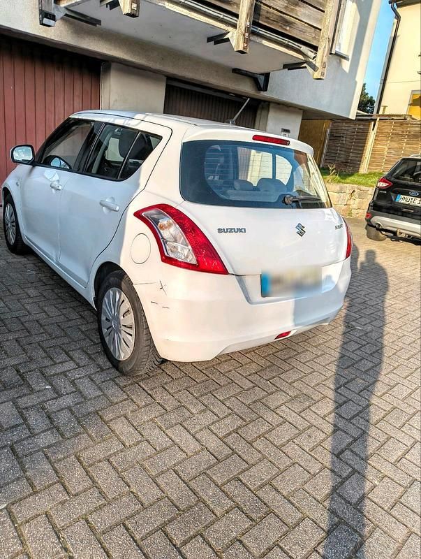 Gebraucht Suzuki Swift 94 PS (69 kW) 2014 Weiß Kleinwagen