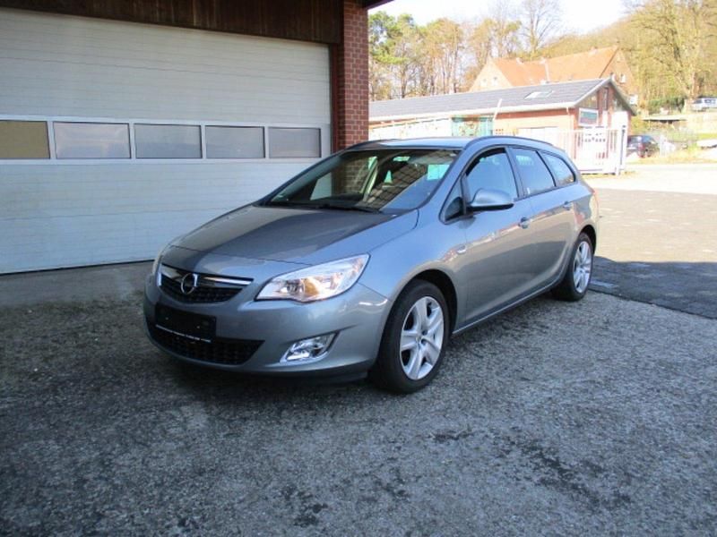 Gebraucht Opel Astra 115 PS (84 kW) 2011 Grau Kombi