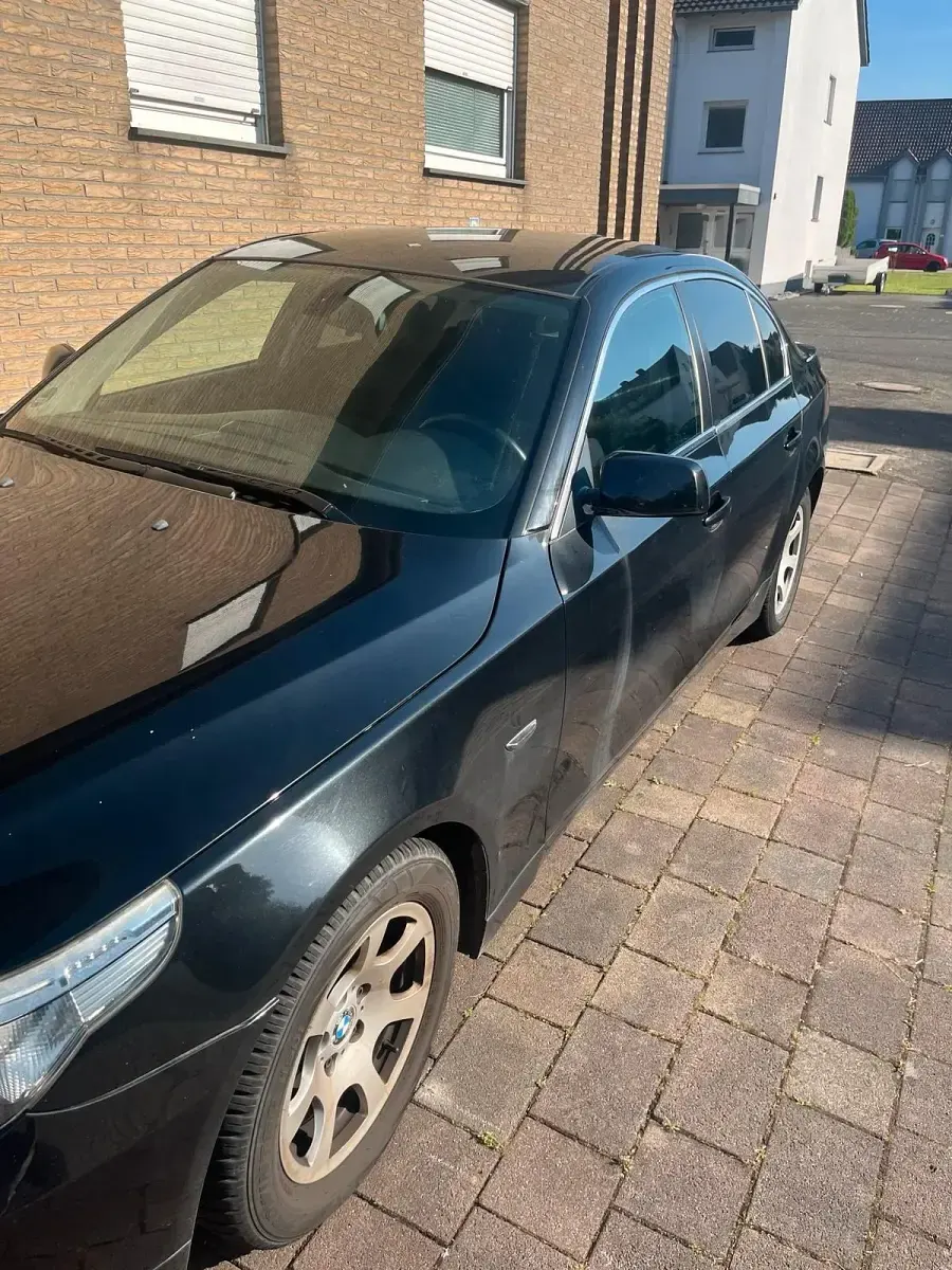 Gebraucht BMW 523 180 PS (132 kW) 2005 Schwarz Limousine