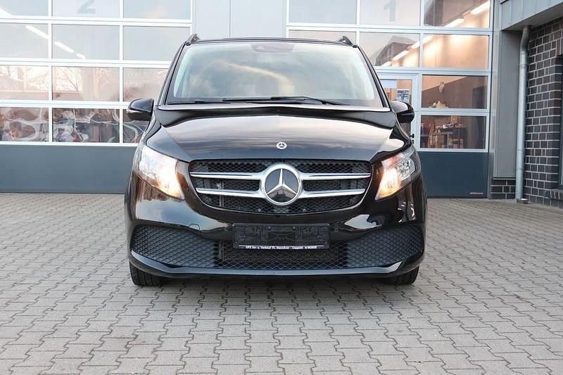 Gebraucht Mercedes V220 163 PS (119 kW) 2020 Schwarz Van / Kleinbus