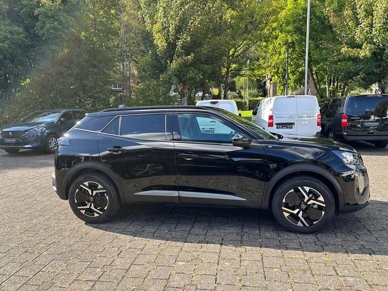 Gebraucht Peugeot e-2008 Allure 114 kW (156 PS) 2024 Perla nera SUV