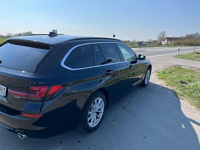 Second-hand BMW 520 190 CP (139 kW) 2018 Negru Berlinǎ