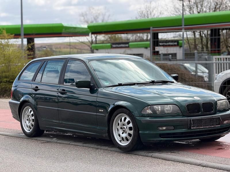Second-hand BMW 320 136 CP (100 kW) 2000 Verde Break