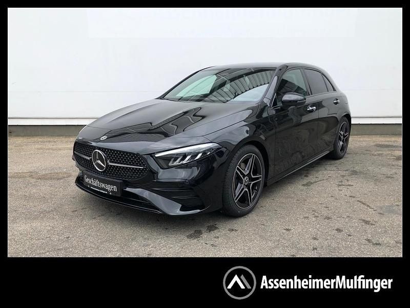 Schwarz Gebraucht 2024 Mercedes A180 AMG Limousine | 31.279 € (Fairer Preis) - Bild 1/4