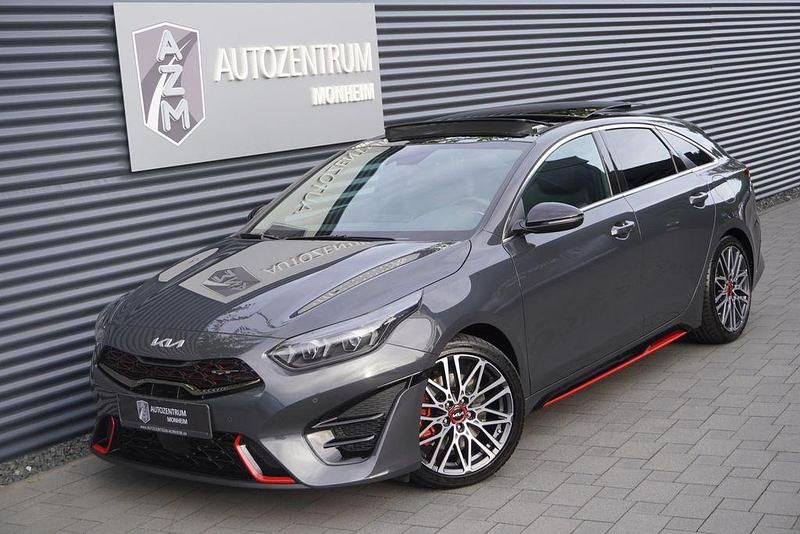 Pentametal metallic Gebraucht 2023 Kia ProCeed GT Kleinwagen | 31.990 € (Etwas zu teuer) - Bild 1/4