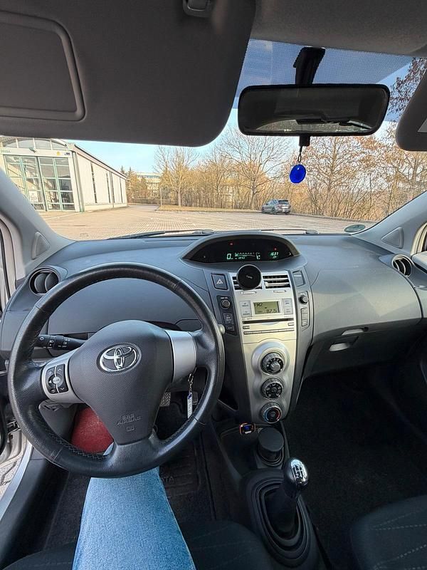 Gebraucht Toyota Yaris 2007 Grau Kleinwagen