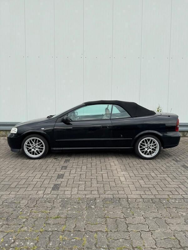 Schwarz Gebraucht 2004 Opel Astra Cabriolet Cabrio | 1.450 € (Fairer Preis) - Bild 1/4